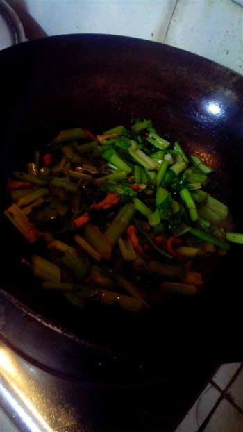 芹菜炒肉的做法步骤4