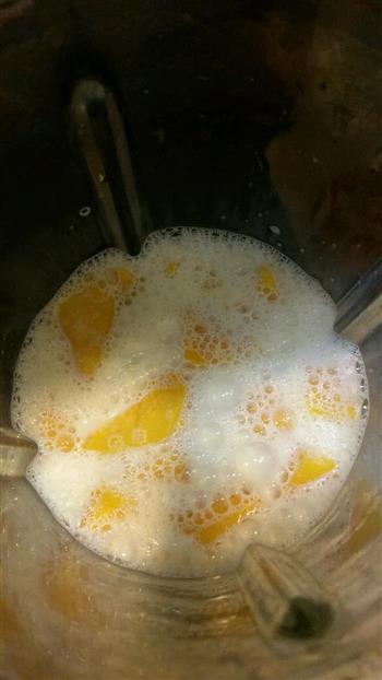 芒果牛奶的做法步骤2