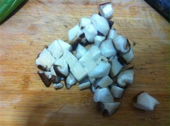 蘑菇西兰花青菜粥的做法图解2