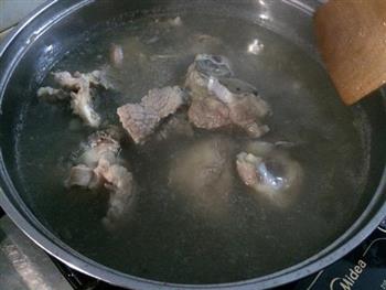 虫草花猪骨玉米汤-壮阳食补汤的做法步骤3