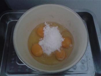 无水黄油全蛋海绵蛋糕的做法步骤1