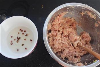 鲜虾锅贴的做法步骤6