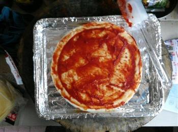 自创黑椒培根火腿果蔬披萨的做法步骤4