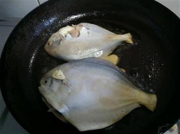 红烧平鱼的做法步骤3
