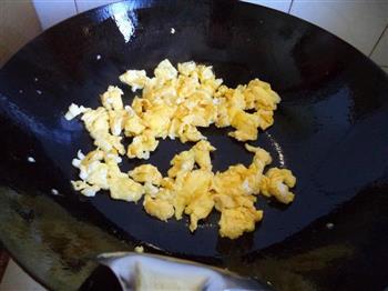 鸡蛋炒河粉的做法步骤2
