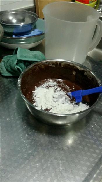 巧克力熔岩小蛋糕/巧克力心太软的做法图解3