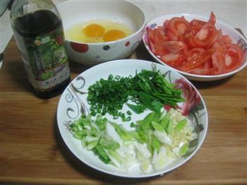 百搭的西红柿炒鸡蛋的做法步骤2