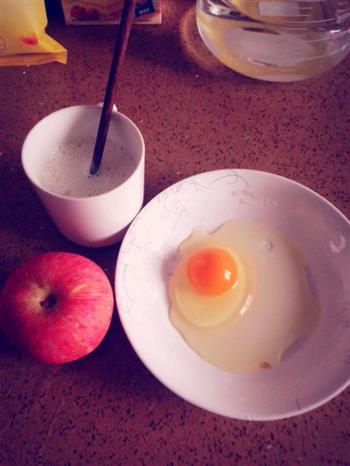 苹果牛奶鸡蛋羹的做法步骤2