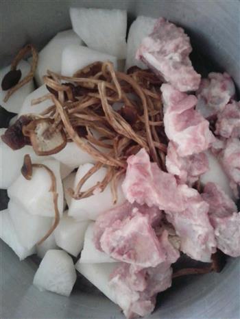 茶树菇排骨汤的做法步骤1