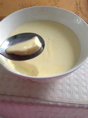 牛奶鸡蛋布丁的做法步骤1