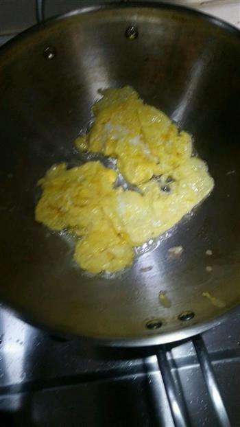 菠菜炒鸡蛋的做法步骤3