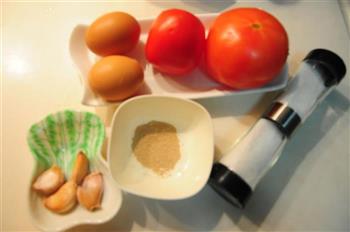 番茄炒鸡蛋-附切西红柿不流汤和去皮的方法的做法图解1