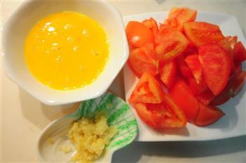 番茄炒鸡蛋-附切西红柿不流汤和去皮的方法的做法图解4