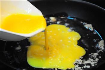 番茄炒鸡蛋-附切西红柿不流汤和去皮的方法的做法图解6