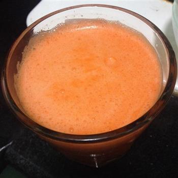 胡萝卜苹果芹菜汁的做法步骤5