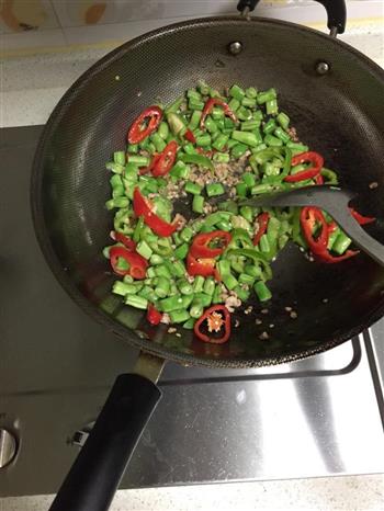 橄榄菜肉碎炒四季豆的做法步骤3