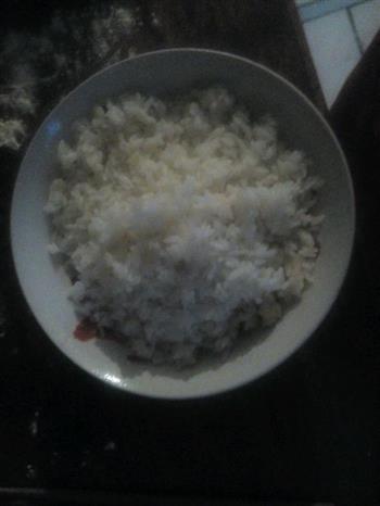 早餐鸡蛋米饭饼的做法步骤1