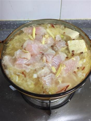 酸菜龙俐鱼汤的做法步骤6