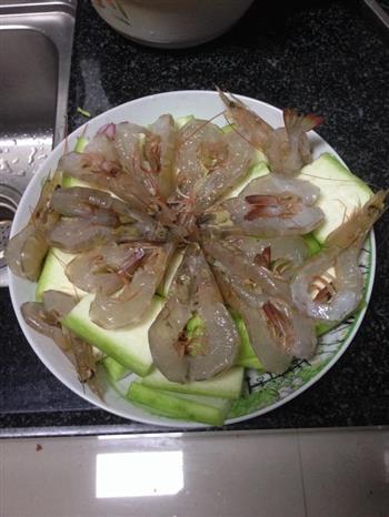 蒜蓉丝瓜开边虾的做法步骤1