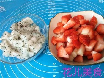 草莓千层可丽饼的做法步骤1