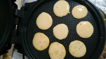 奶香玉米饼的做法步骤2
