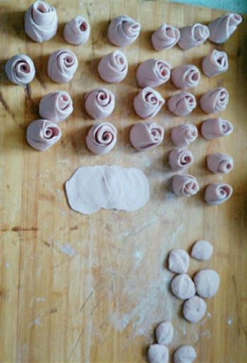 紫薯玫瑰小馒头的做法图解3