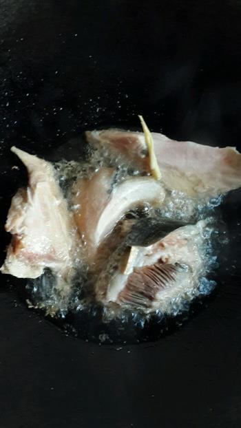 香煎三文鱼头的做法步骤2
