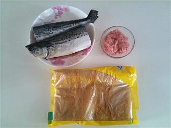 广东年夜饭必备-年年有余富贵鱼卷的做法步骤1