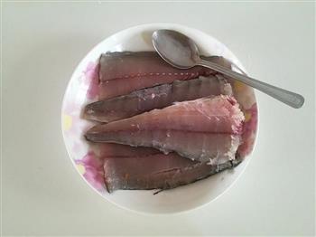 广东年夜饭必备-年年有余富贵鱼卷的做法步骤2