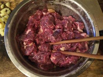 萝卜炖牛肉的做法步骤2