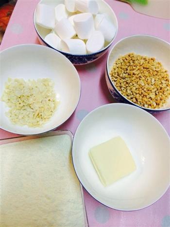 棉花糖版手工牛轧糖的做法步骤1