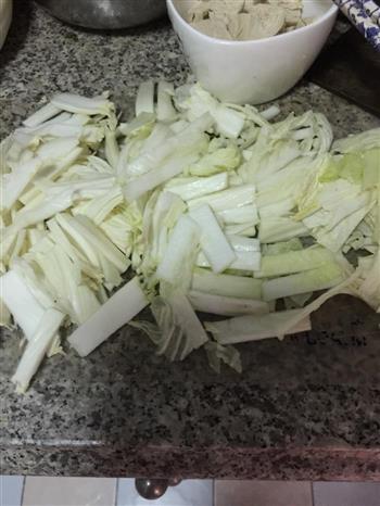 —白菜炖冻豆腐的做法步骤2