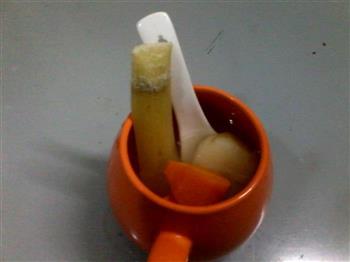 甘蔗马蹄胡萝卜糖水的做法步骤2