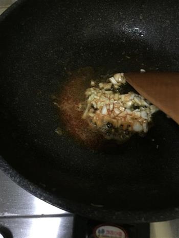 蒜香油焖虾的做法步骤2