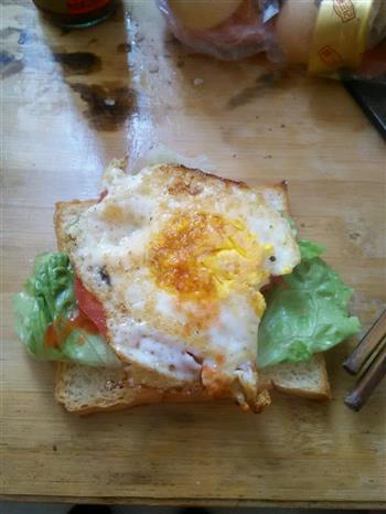 鸡蛋火腿三明治的做法步骤4
