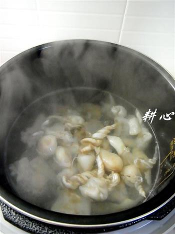 鱼鳔南瓜排骨汤的做法图解4