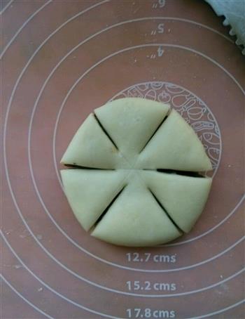 新年中式点心—豆沙馅葵花酥饼的做法步骤10
