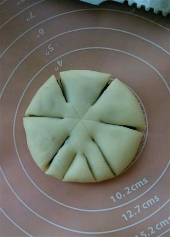 新年中式点心—豆沙馅葵花酥饼的做法图解11