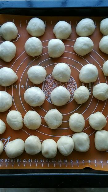 新年中式点心—豆沙馅葵花酥饼的做法图解3