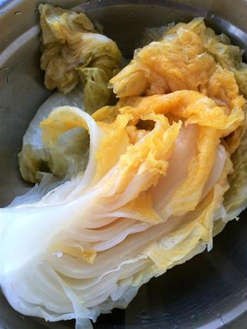 东北酸菜炖白肉的做法图解1