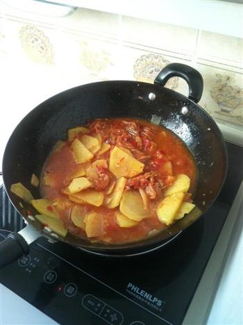 简单好吃的辣白菜顿土豆的做法步骤5
