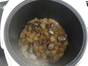 土豆排骨盖浇饭的做法步骤3