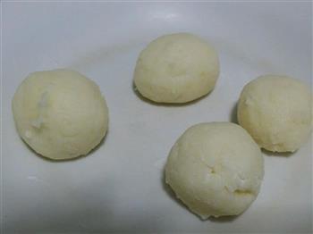炼乳土豆球的做法步骤3