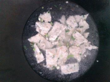 营养鱼肉滚菠菜汤的做法步骤3