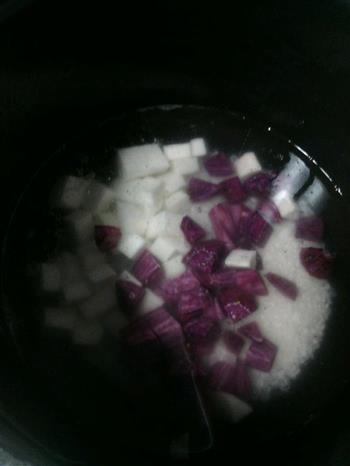 补肾养颜的紫薯山药粥的做法图解3