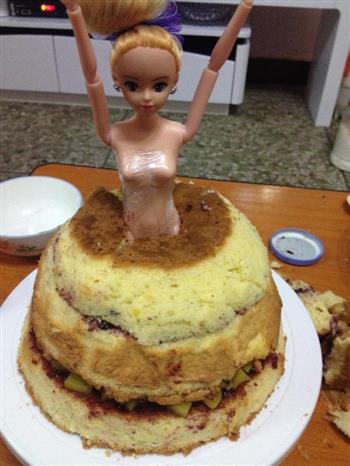 芭比公主生日蛋糕的做法图解2
