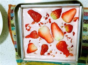 草莓慕斯蛋糕-简单-和蛋糕店的味道一样的做法步骤13