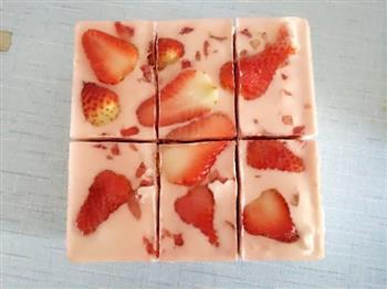 草莓慕斯蛋糕-简单-和蛋糕店的味道一样的做法步骤16