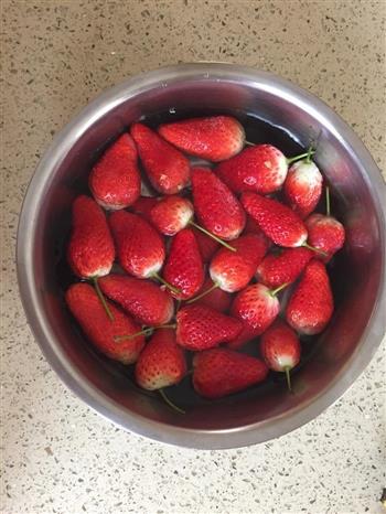 草莓山药果冻的做法步骤1