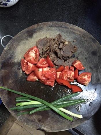 西红柿牛肉烩麻食的做法步骤3